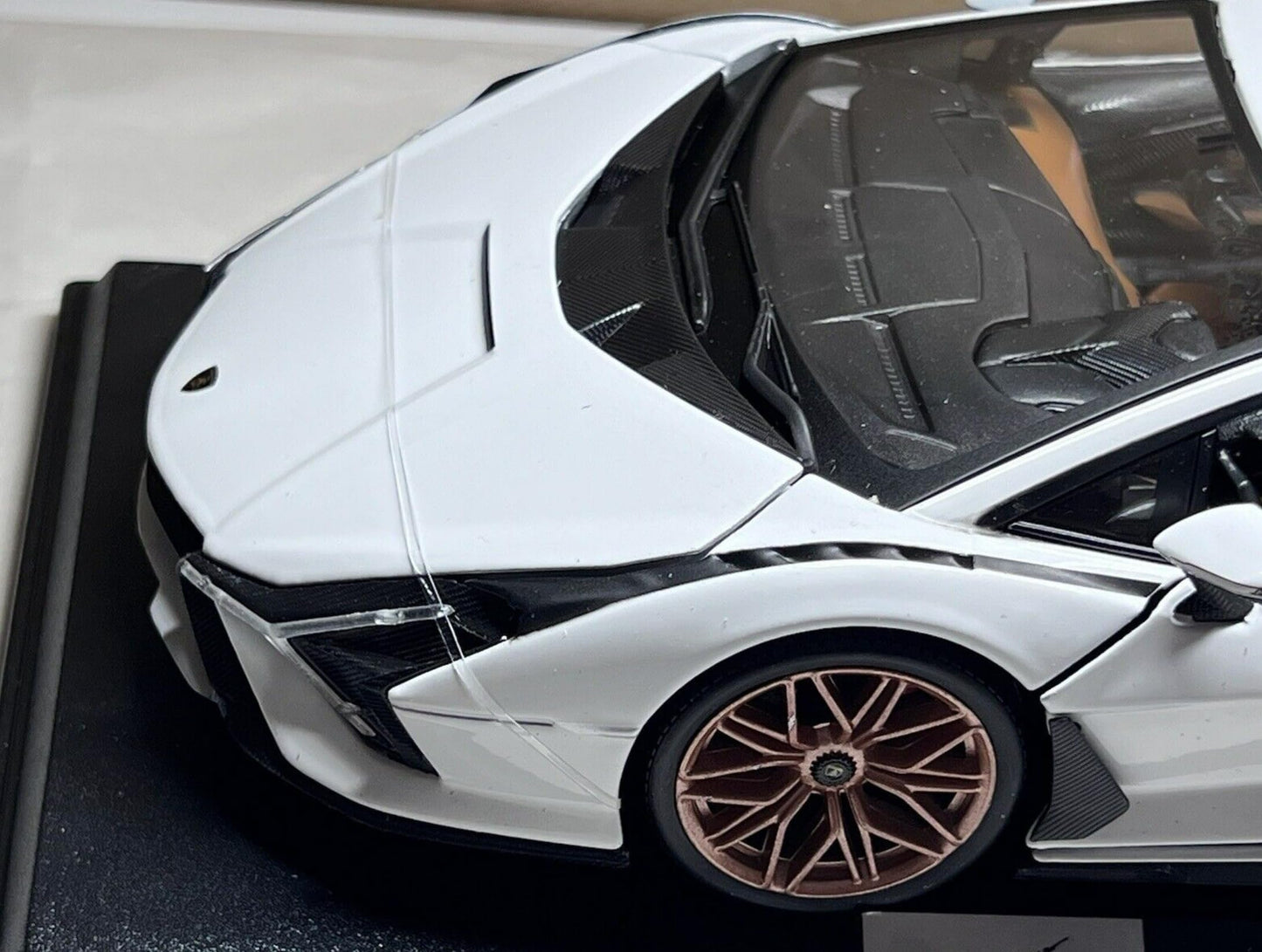 Lamborghini Sián FKP 37 1:18 Maisto Diecast Model – Special Edition