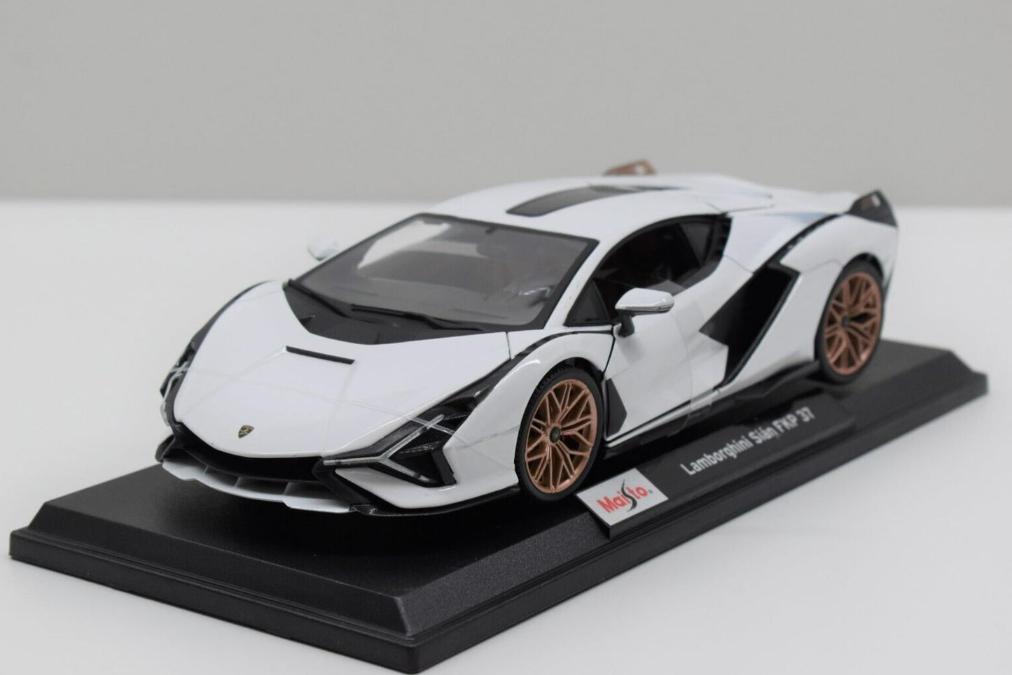 Lamborghini Sián FKP 37 1:18 Maisto Diecast Model – Special Edition